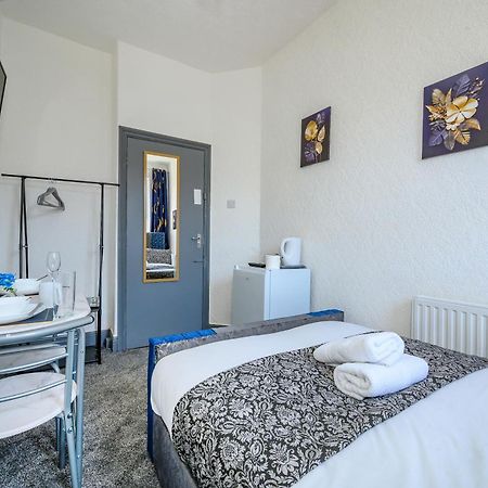 -Rc7H- For Your Relaxed & Cosy Free Parking Leeds  Bagian luar foto